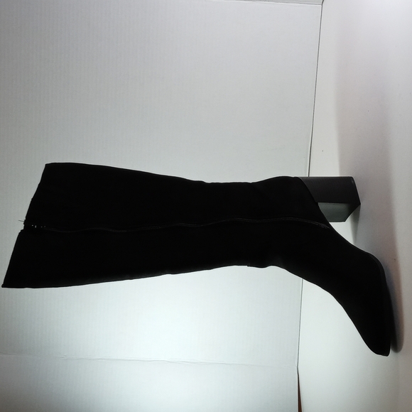 Overn-The - Knee Boots - Picture 4 of 5